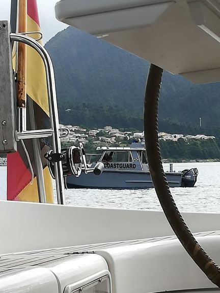 20201106 630 Dominica Roseau Verhandlung mit Coast Guard